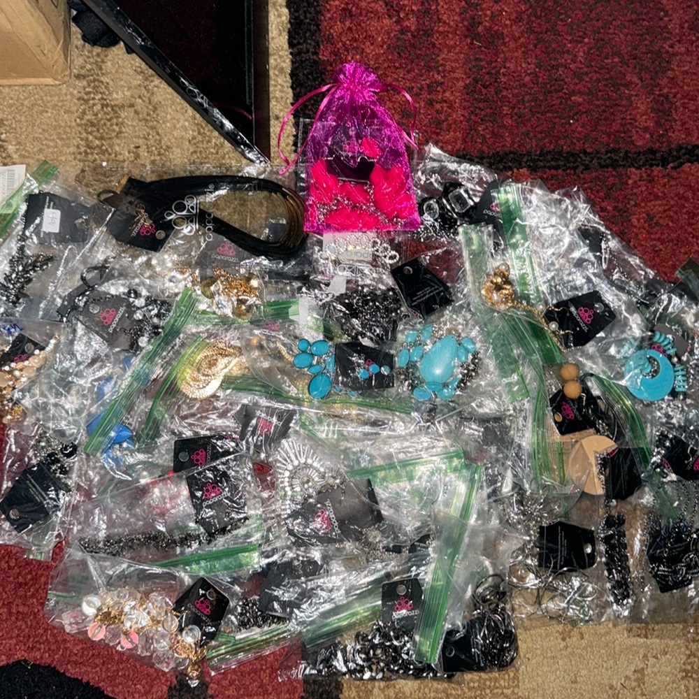 40 piece Short/Long  Paparazzi necklaces‎